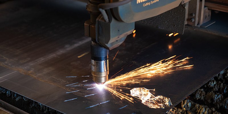 Máy cắt laser fiber cho đường cắt hẹp, mép cắt mịn và độ chính xác cao nhất trong ba cách cắt